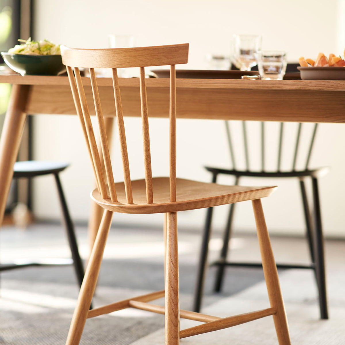 FDB Møbler - J46 Stuhl Buche Mailbox Rot