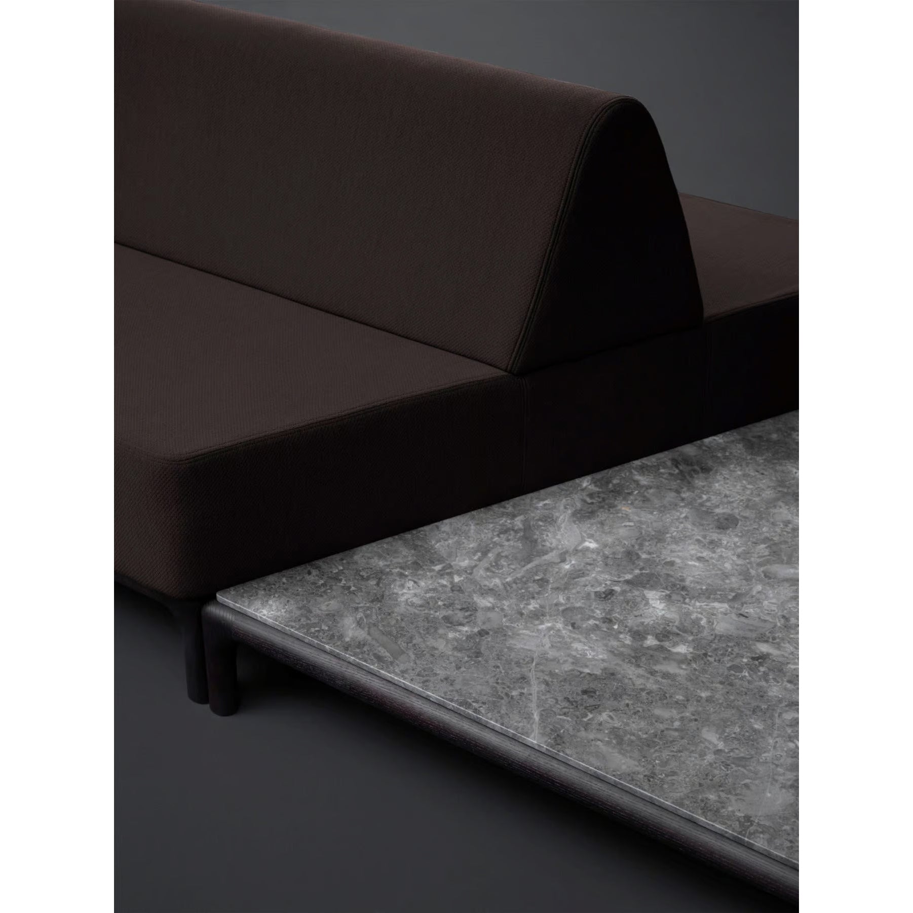 Piaval_Petite table basse triangulaire_Cameo_2