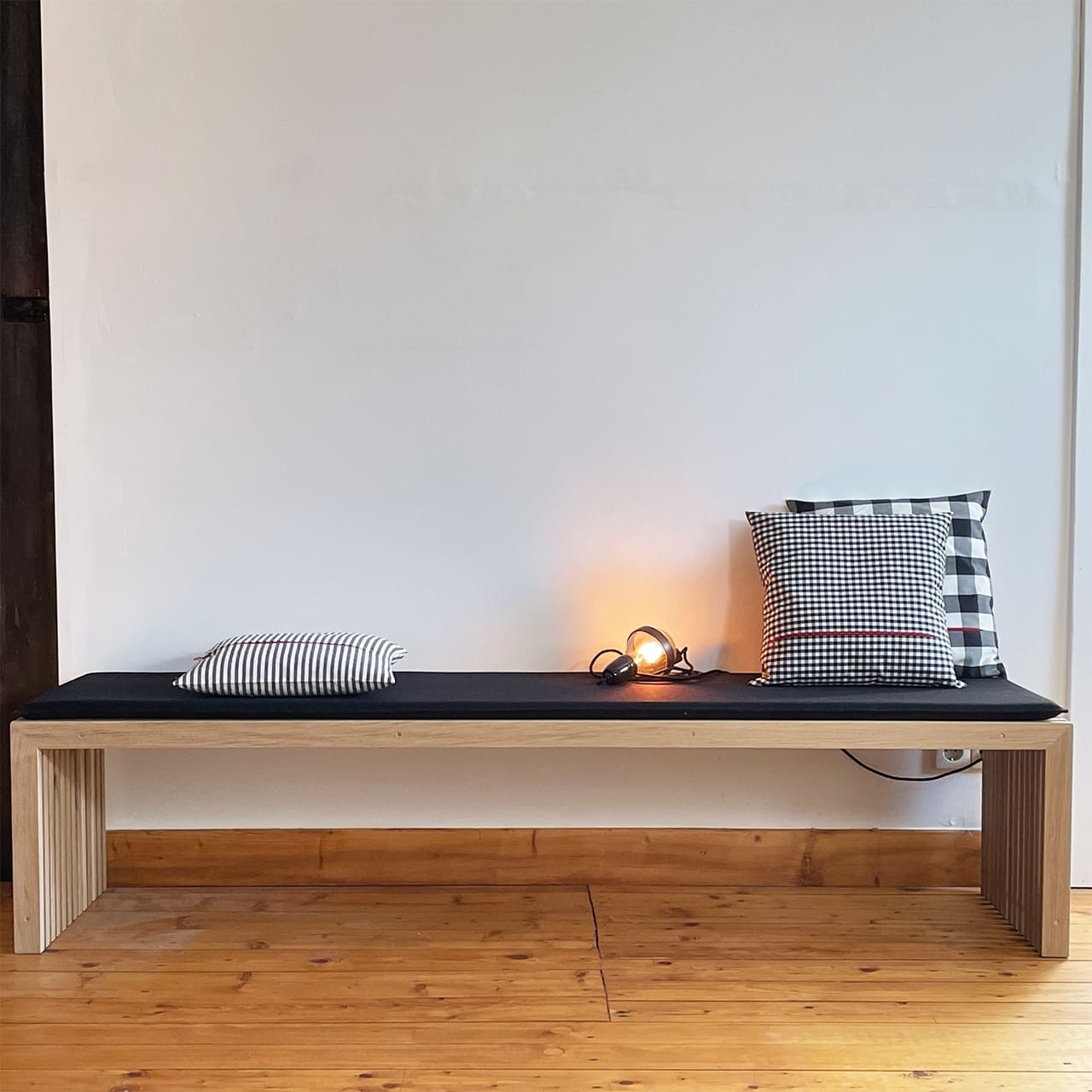 Interior design - Panca in assi a listelli di quercia