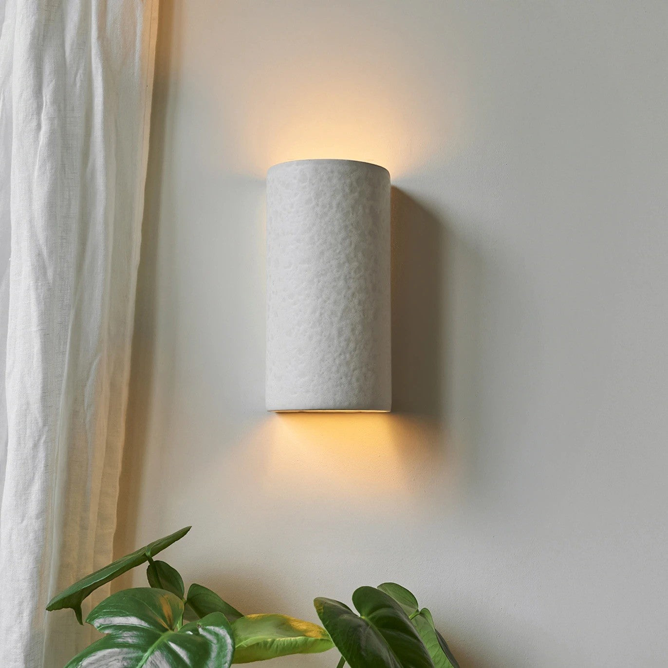 Ceramic wall light CURVE - Raw White